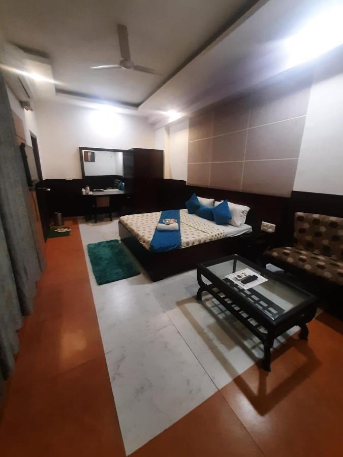 Kartikay Hotel Hisār Exterior foto