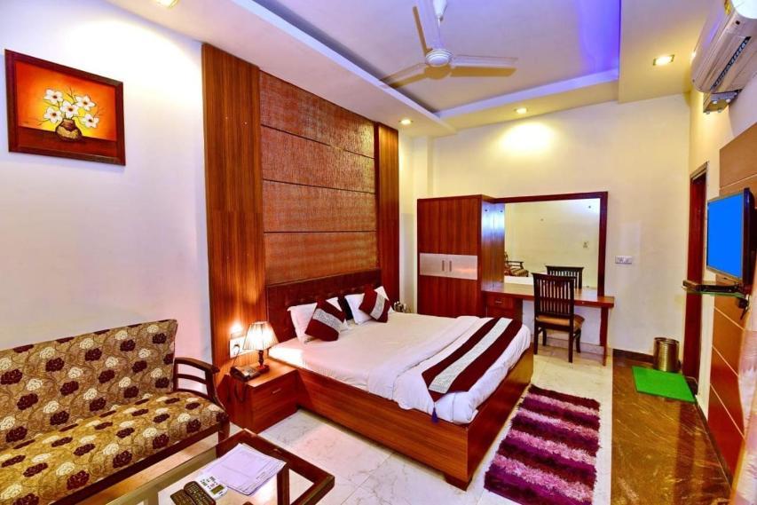Kartikay Hotel Hisār Habitación foto
